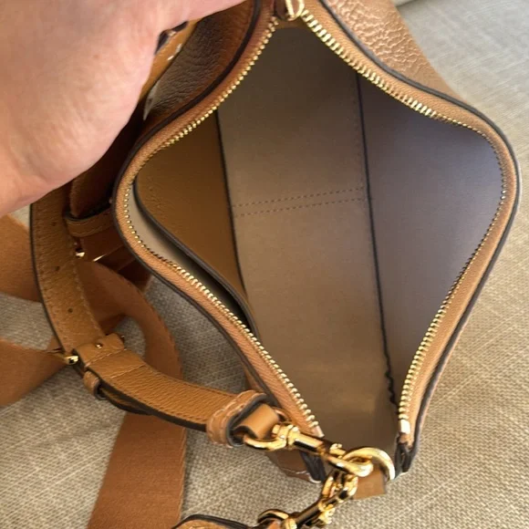 Tory Burch Thea Convertible crossbody bag like new - Picture 12 of 17